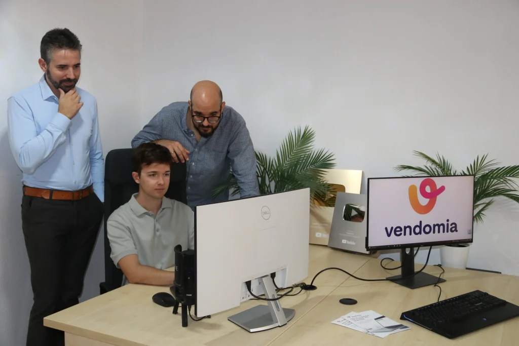 Javier x Vendomia